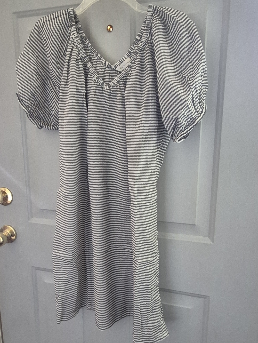 Garnet Hill Women’s Striped Off-Shoulder Puff Sleeve Beach Cover-up-SM